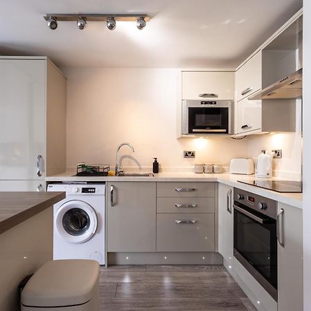 Modern 2 Bed Apartment Near Gatwick Crawley  Esterno foto