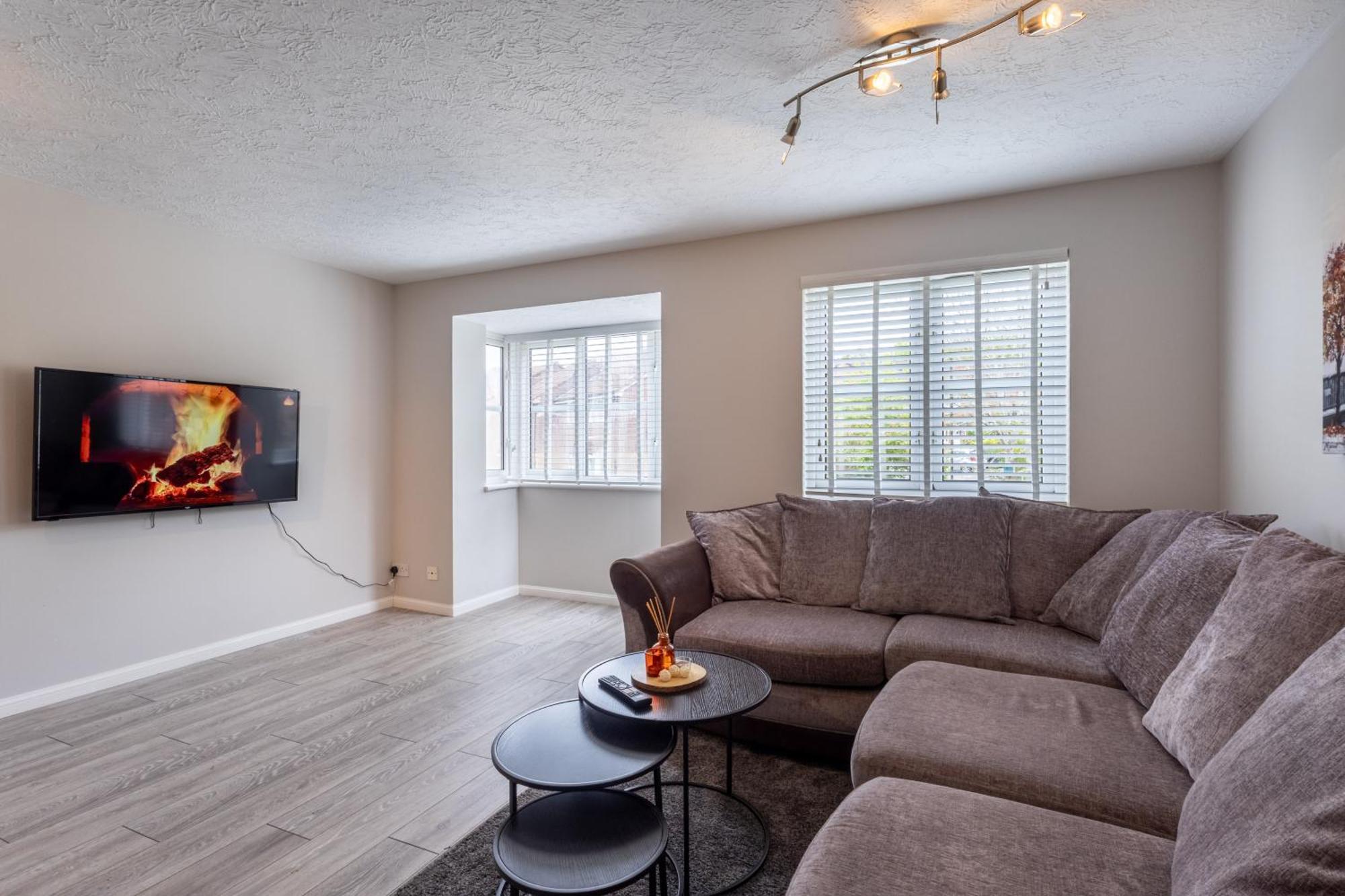 Modern 2 Bed Apartment Near Gatwick Crawley  Esterno foto