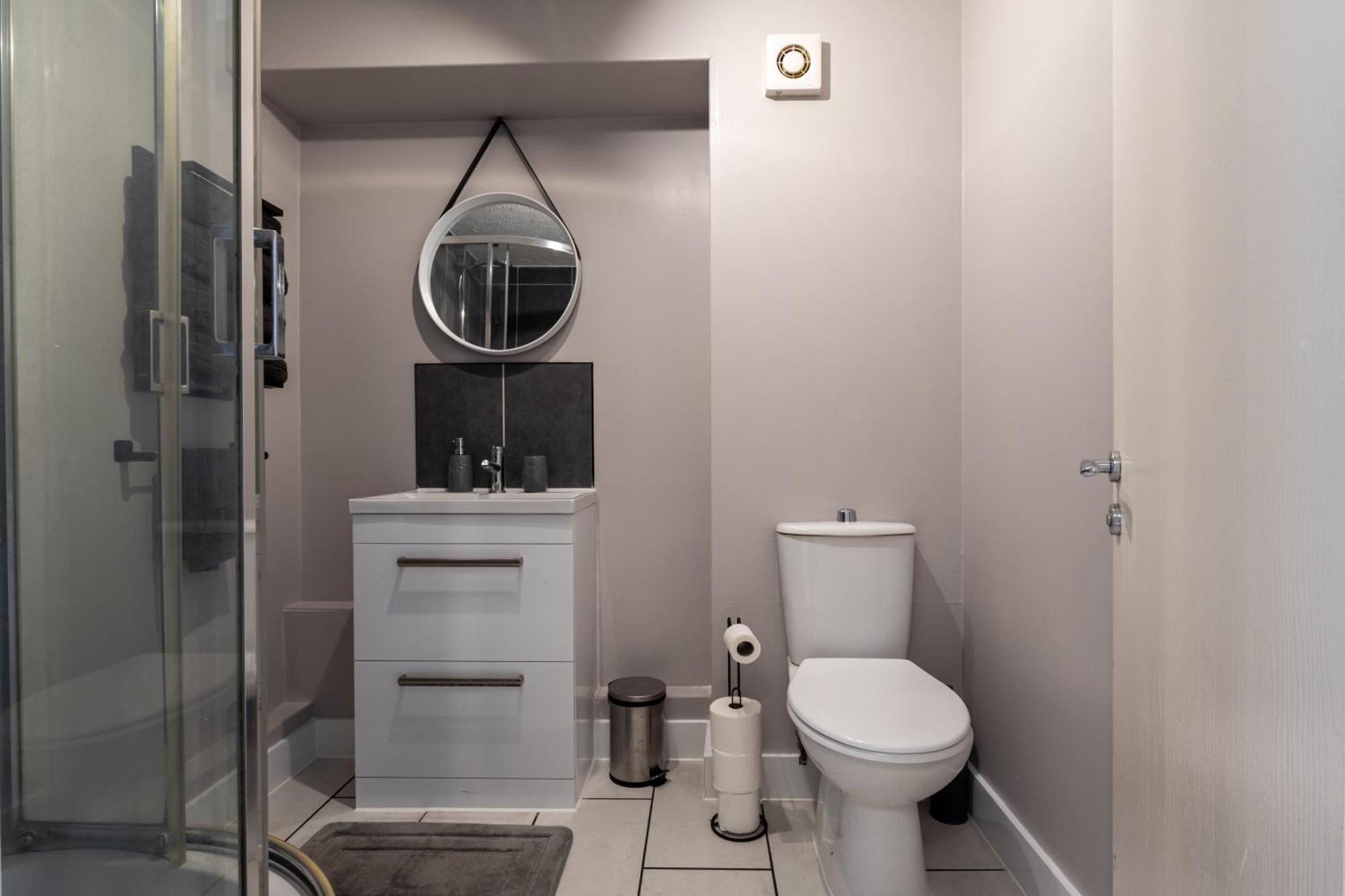 Modern 2 Bed Apartment Near Gatwick Crawley  Esterno foto