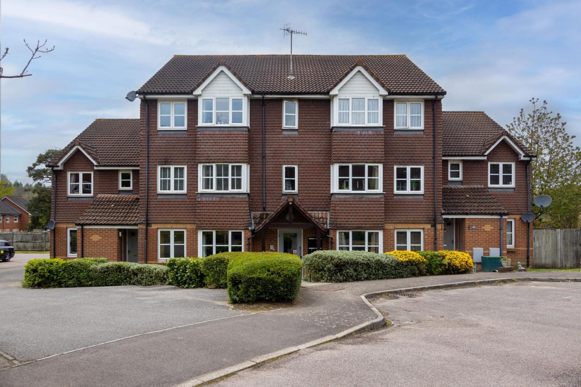 Modern 2 Bed Apartment Near Gatwick Crawley  Esterno foto