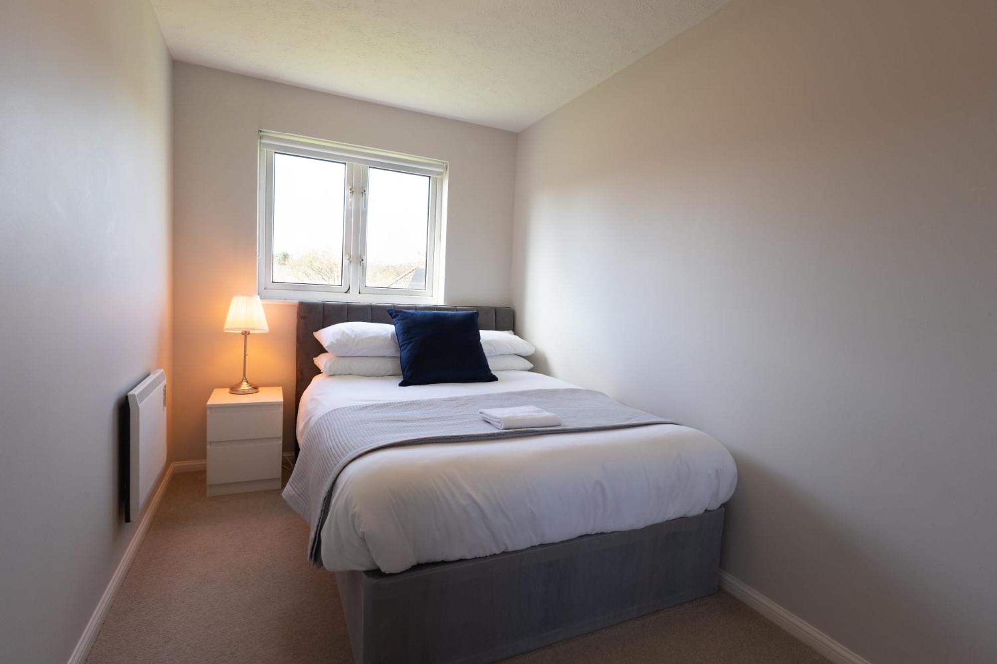 Modern 2 Bed Apartment Near Gatwick Crawley  Esterno foto